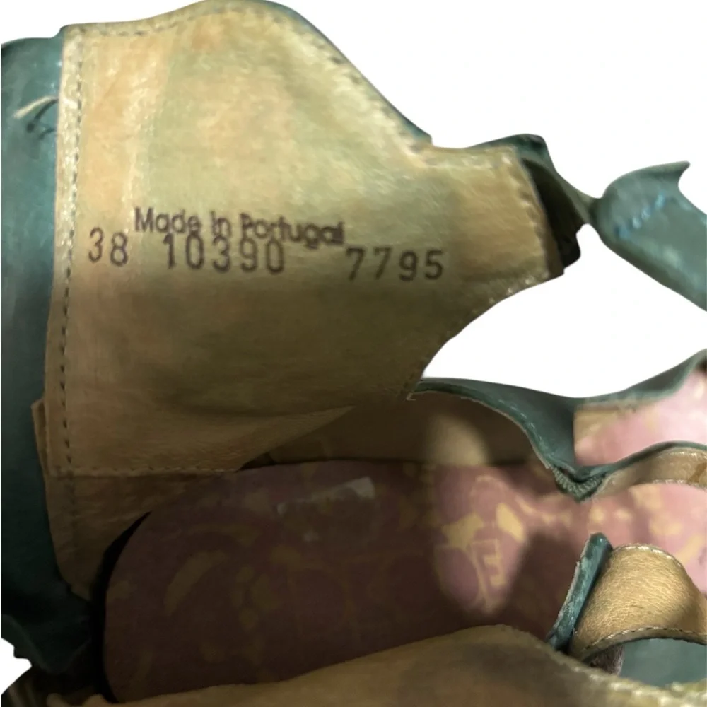 Dkode Stylish Green Leather Heels - Picture 3 of 5